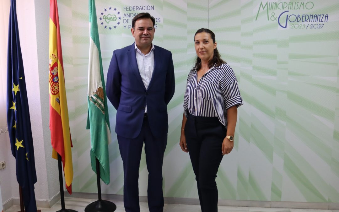 La FAMP y la Consejería de Economía, Hacienda y Fondos Europeos refuerzan la colaboración en materia de desarrollo urbano sostenible